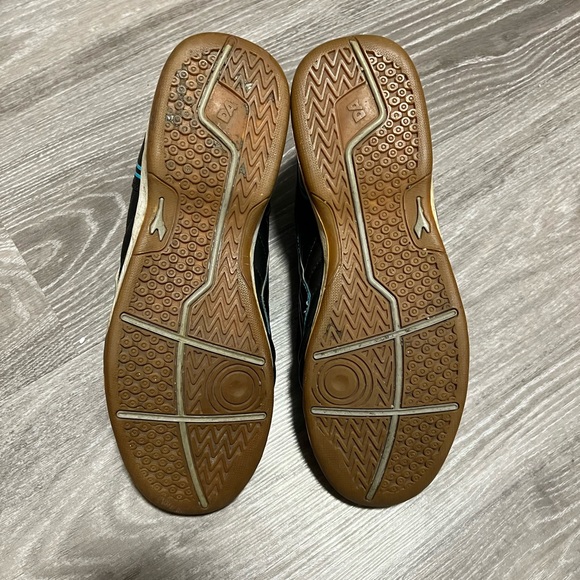 Diaspora Indoor Soccer Football Cleats - Picture 5 of 6